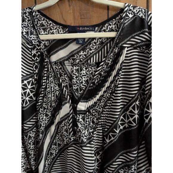 Denim 24/7 Plus Size 4X 26W Womens Pullover Top Shirt Black Grey White Sheer - Picture 3 of 3